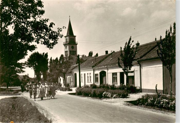 Tvrdonice Turnitz Breclav Lundenburg CZ Strassenpartie Blick zur Kirche