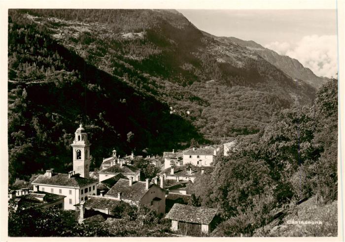 Castasegna GR Bergdorf Ansicht mit Kirche
