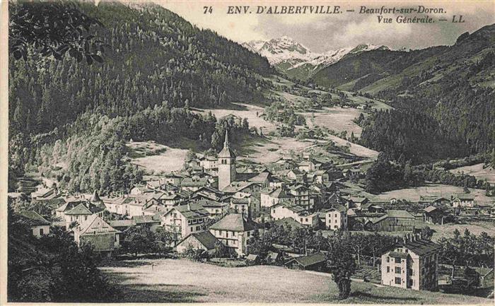 Beaufort-sur-Doron 73 Savoie Vue générale et les Alpes