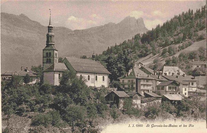 Saint-Gervais-les-Bains 74 Haute-Savoie Vue avec l'église et les Fiz Alpes