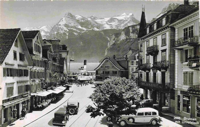Brunnen  SZ Hauptstrasse Blick gegen Urirotstock