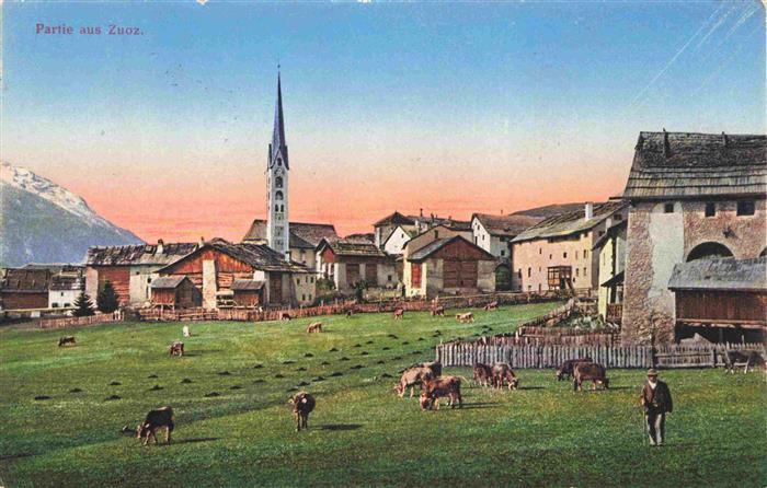 Zuoz GR Ortsansicht mit Kirche Viehweide
