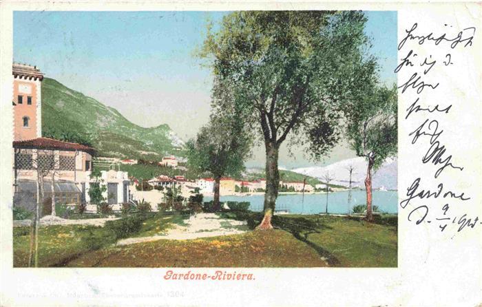 Gardone Riviera di Garda IT Promenade am See
