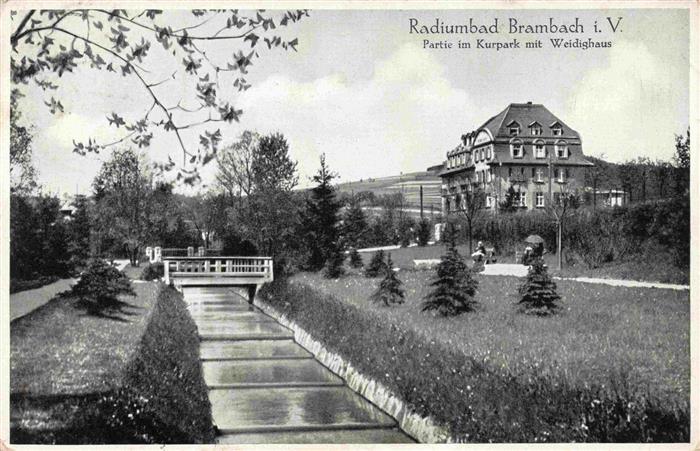 Bad Brambach Radiumbad Partie im Kurpark mit Weidighaus