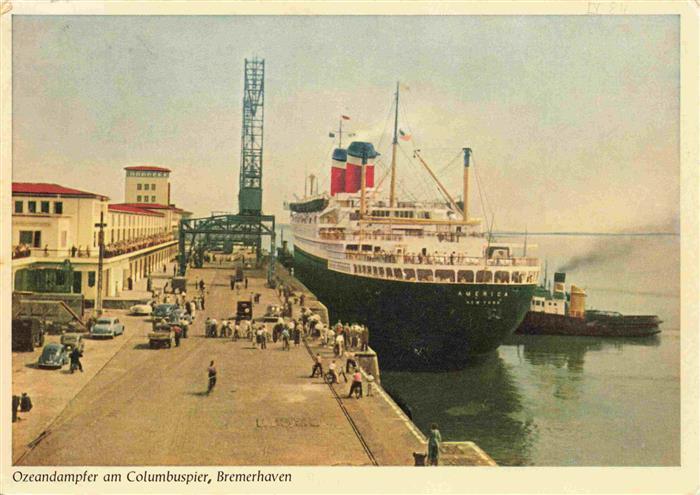 BREMERHAVEN Ozeandampfer am Columbuspier