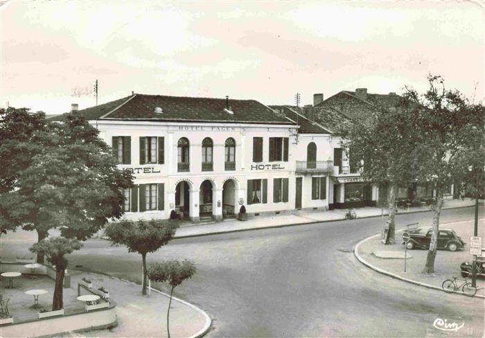 Casteljaloux 47 Lot-et-Garonne PLace Gambetta et Hotel Lassus