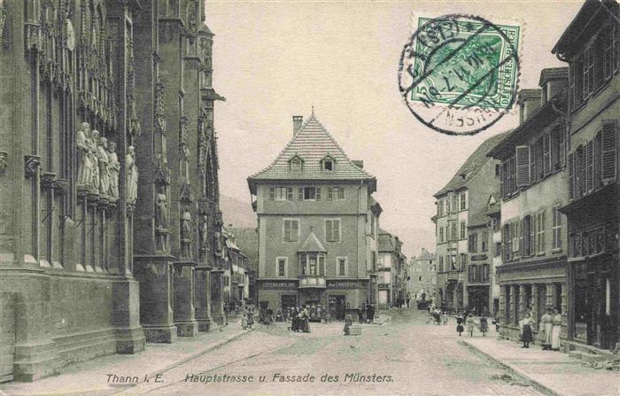 Thann 68 Haut-Rhin Hauptstrasse und Fassade des Muensters