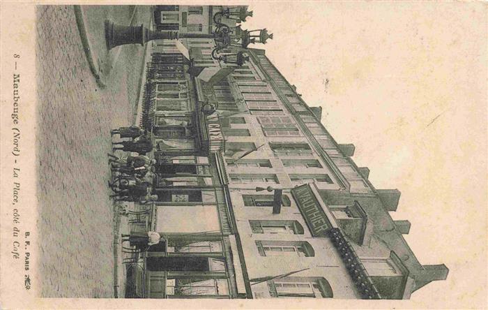 Maubeuge 59 Nord La Place côté du Café