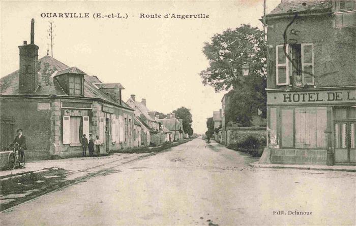 Ouarville 28 Eure-et-Loir Route d'Angerville