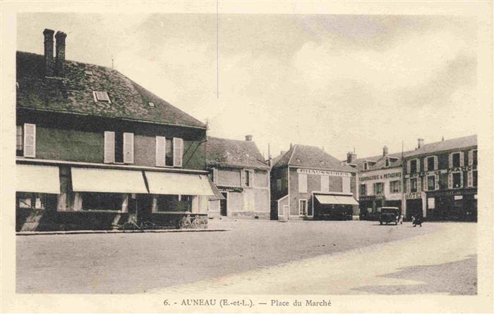 Auneau 28 Eure-et-Loir Place du Marché