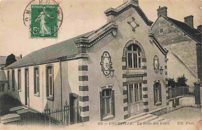 Courville -sur-Eure 28 Eure-et-Loir La Salle des Fêtes
