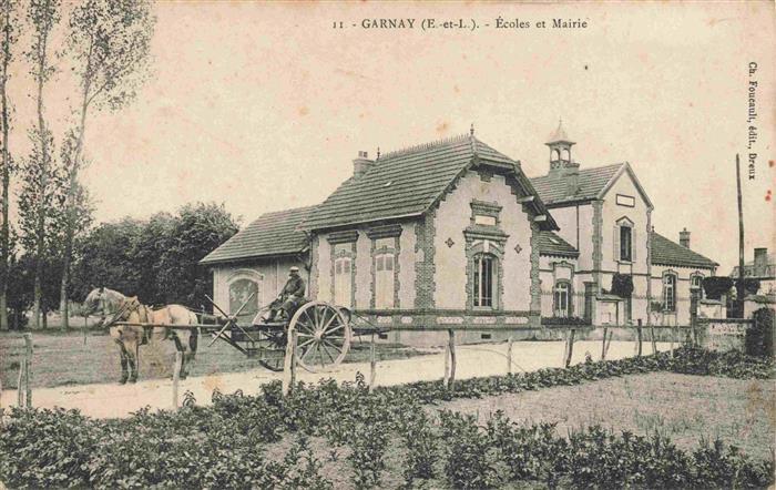 Garnay 28 Eure-et-Loir Ecoles et Mairie