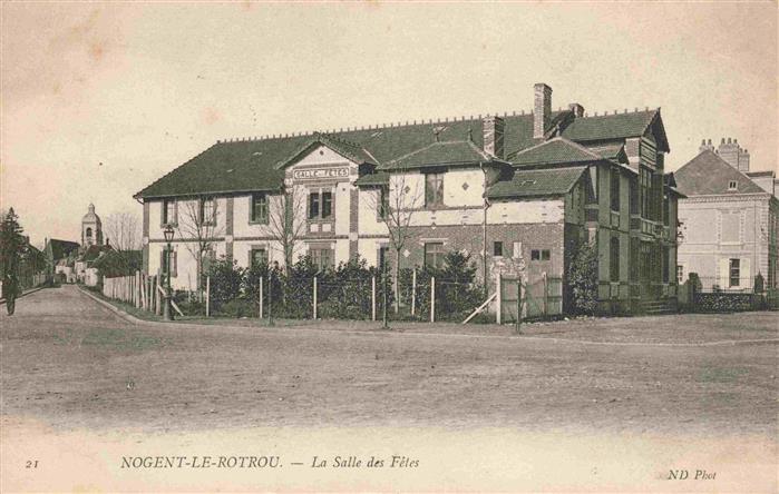 Nogent-le-Rotrou 28 Eure-et-Loir Salle des Fêtes