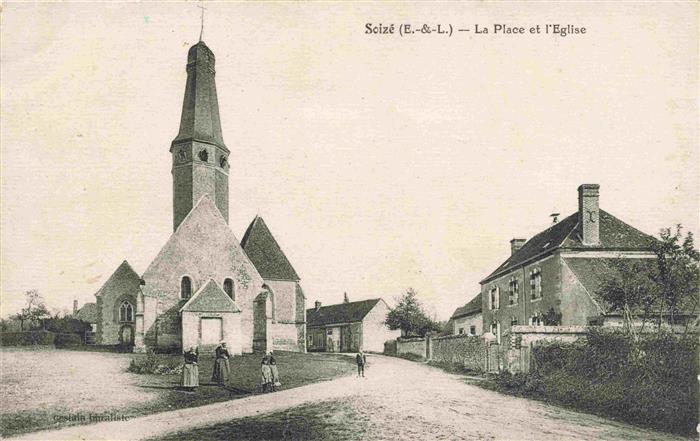 Soize 28 Eure-et-Loir La Place et l'Eglise