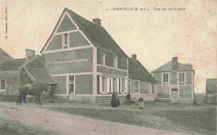 Gainville Guainville 28 Eure-et-Loir Vue sur la place