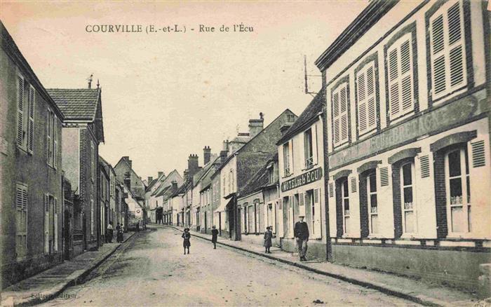 Courville -sur-Eure 28 Eure-et-Loir Rue de l'Ecu