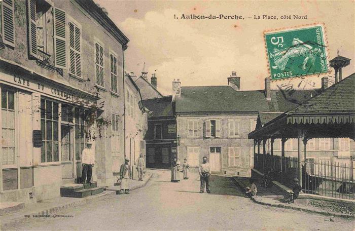 Authon-du-Perche 28 Eure-et-Loir La place côté nord