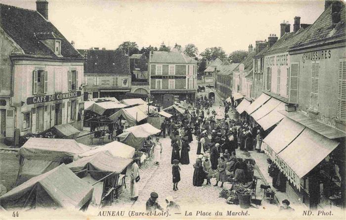 Auneau 28 Eure-et-Loir Place du Marché