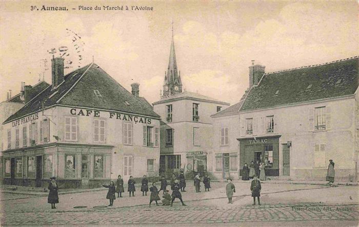 Auneau 28 Eure-et-Loir Place du Marché à l'Avoine