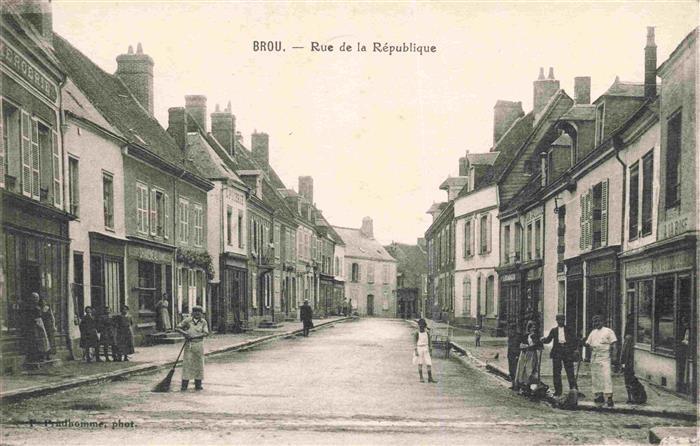 Brou 28 Eure-et-Loir Rue de la République