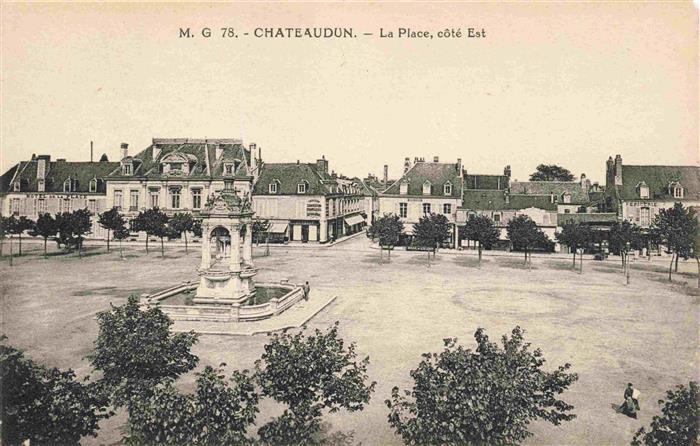 Chateaudun 28 Eure-et-Loir La Place cote Est