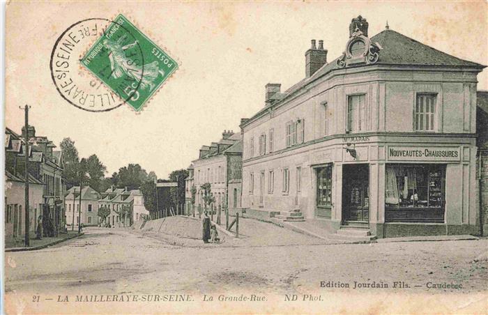 La Mailleraye-sur-Seine 76 Seine-Maritime La Grande Rue