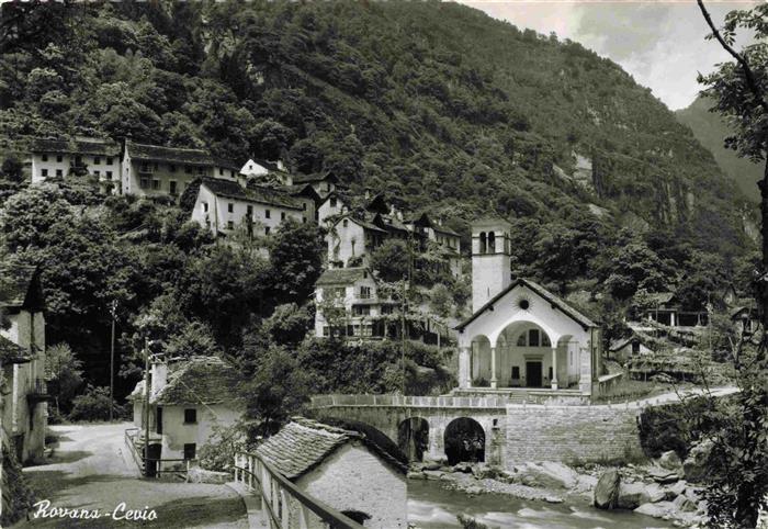 Rovana Cevio TI Teilansicht mit Kirche