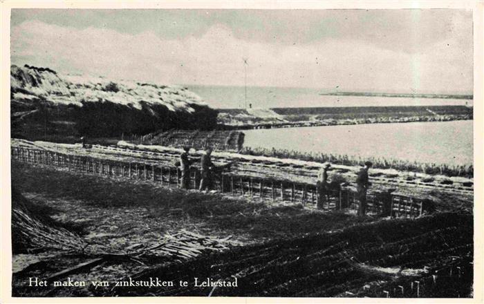 Leliestad Lelystad Flevoland NL Het maken van zinkstukken te Leliestad