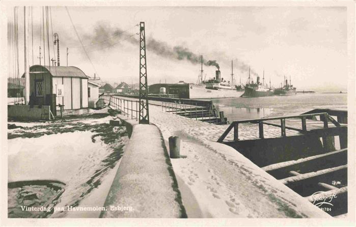 Esbjerg DK Vinterdag paa Havnemolen