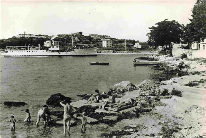 Vrsar Istria Croatia Partie am Strand Faehre