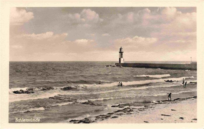 Schleimuende Luebeck Strand Mole Leuchtturm