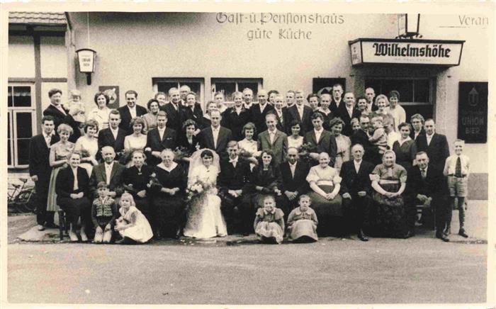 Ahnsen Schaumburg Niedersachsen Ingrids Hochzeit Gruppenbild vor Gast- und Pens