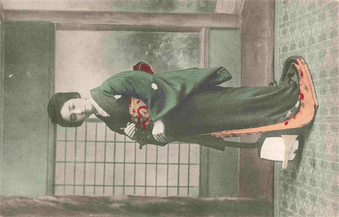 Geisha Japan Frau Tracht enkleid