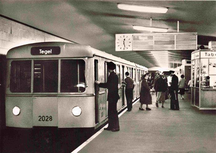 Bahnhof Gare Railway-Station Untergrund Berlin Tegel