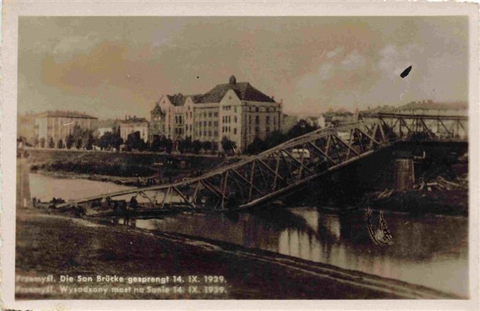 PRZEMYSL PL Die gesprengte San Bruecke 1939