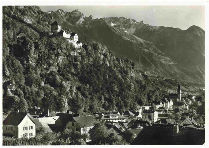 Vaduz Liechtenstein FL mit den Rhaetikonbergen