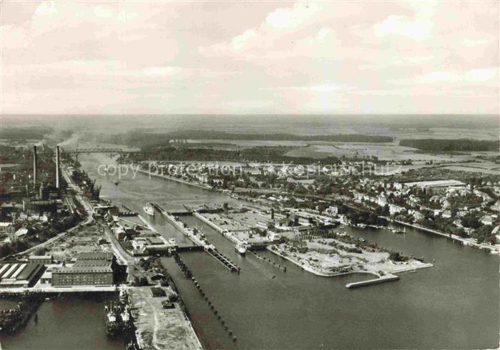 Holtenau Kiel Kanal mit Schleusen Fliegeraufnahme
