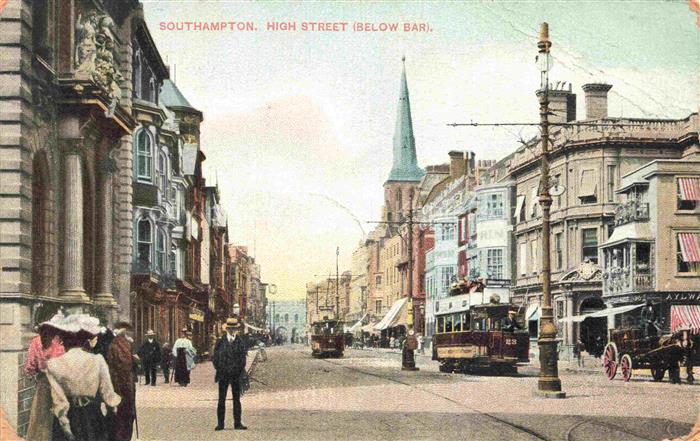 SOUTHAMPTON  UK High Street Below Bar