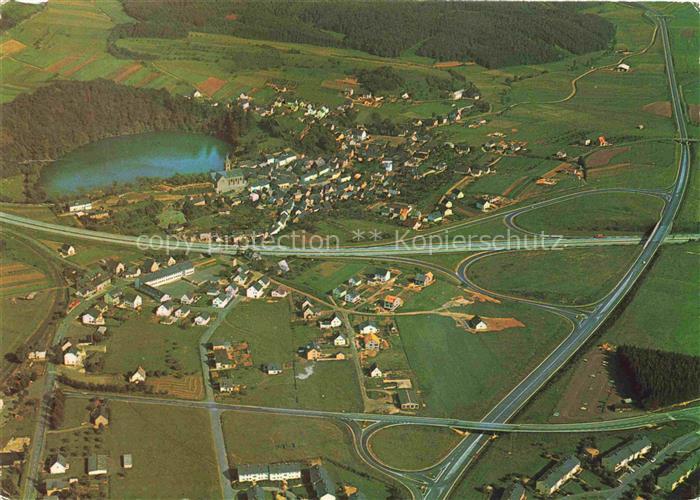 Ulmen mit Ulmener Maar Fliegeraufnahme