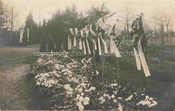 FREIBURG Breisgau BW Grabstaette der 9 Opfer des letzten Angriffs Feldpost