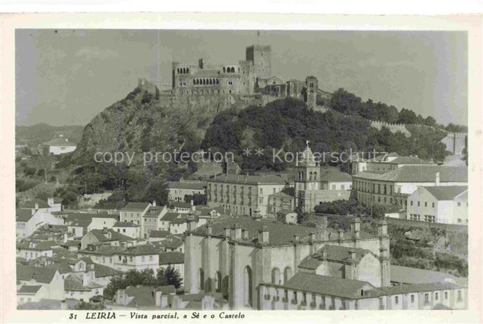 Leiria PT Vista parcial a Sé e o castelo