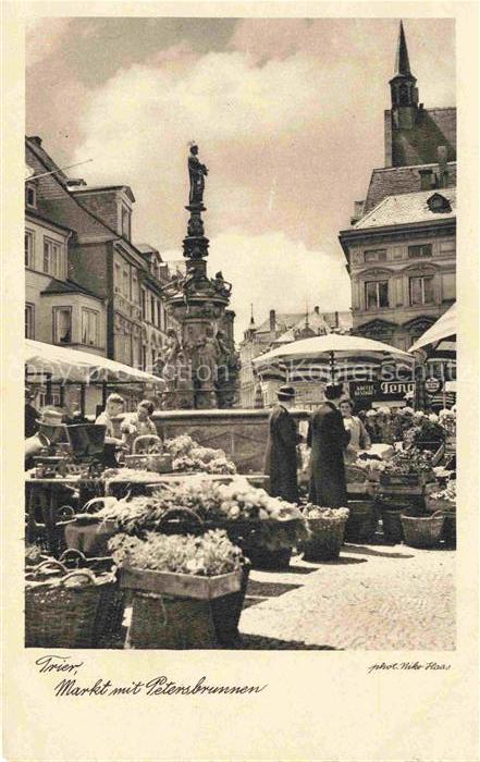 TRIER  CITY Markt mit Petersbrunnen