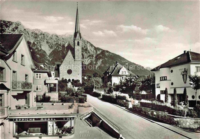 Schaan  Liechtenstein FL Laurentiuskirche mit Fuerstensteig