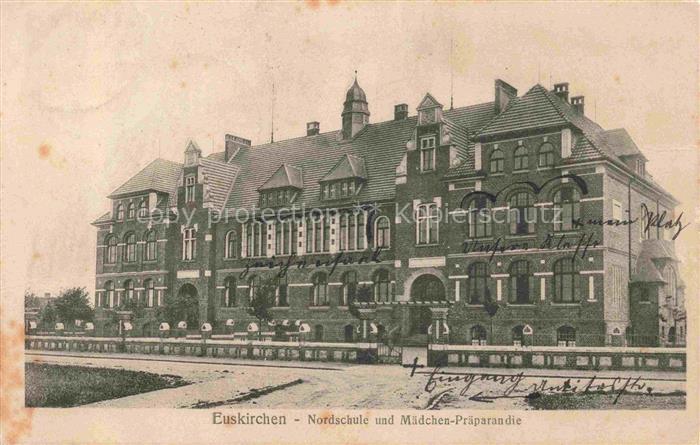Euskirchen NRW Nordschule mit Maedchen Praeparandie