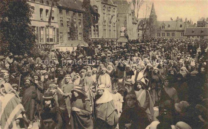 Bruges  BRUGGE Belgie Procession du St Sang Jesus benit les enfants