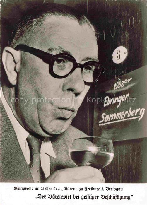 FREIBURG Breisgau BW Gasthof Baeren Weinprobe Der Baerenwirt bei geistiger Besch