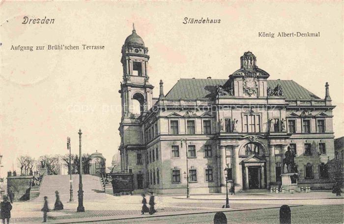 DRESDEN Elbe Bruehlsche Terrasse Staendehaus Koenig Albert Denkmal