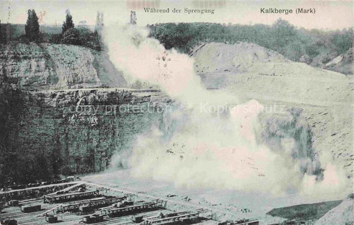 Kalkberge Mark Ruedersdorf Brandenburg Waehrend der Sprengung