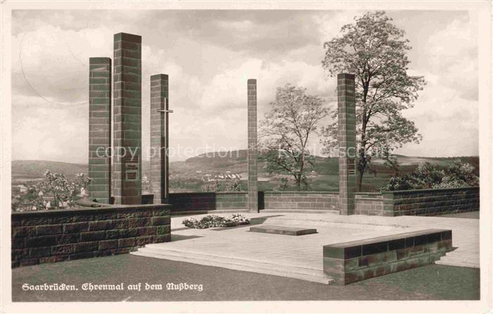 SAARBRueCKEN Saarland Ehrenmal auf dem Nussberg