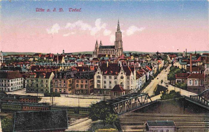 ULM Donau Stadtblick mit Ulmer Muenster